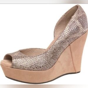UGG Toura Snake Print Peep-toe Embossed Wedge 6